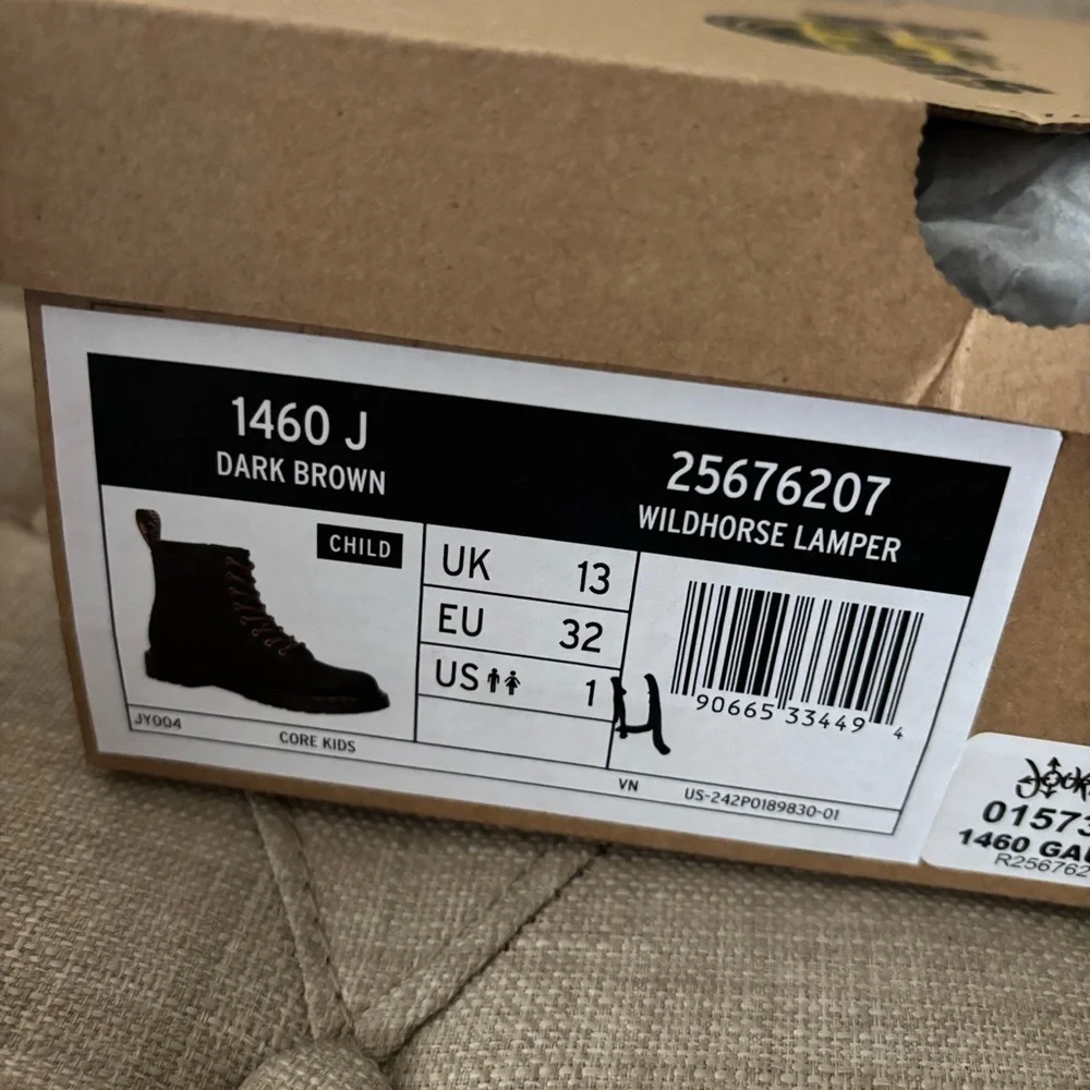 Dr. Martens Kids 1460 Wildhorse Lamper Leather Lace Up Boots